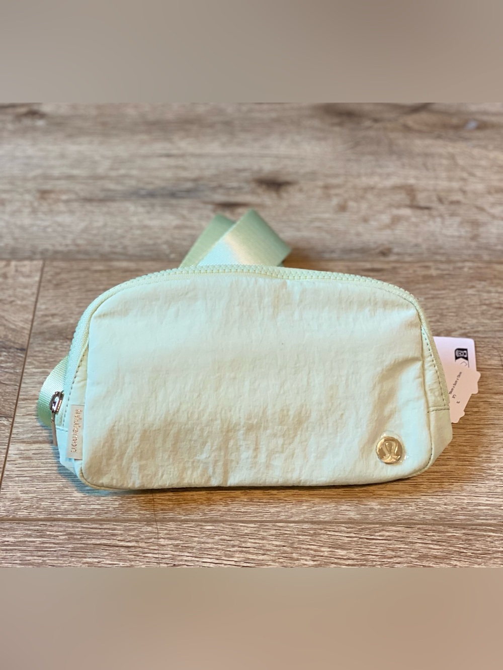NWT Lululemon Everywhere Belt Bag 1L Long Strap Kohlrabi Green Crinkled Fabric